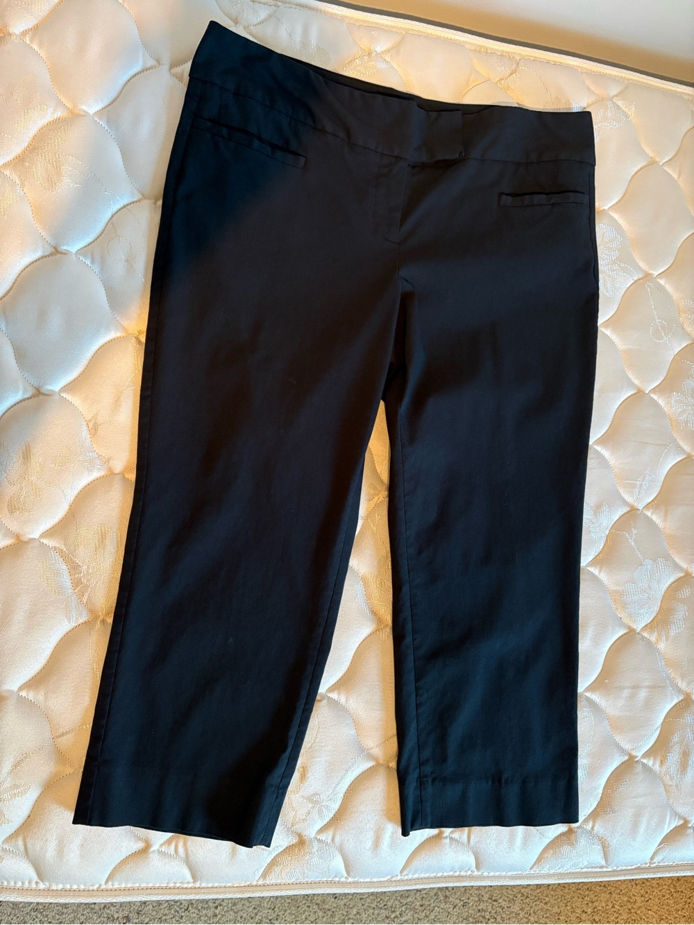 The Limited Black Cropped Straight-Leg Pants